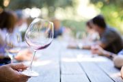 Sapori e musica tra i vicoli: torna la passeggiata del gusto BacEnoTour 2025