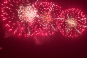 Ferragosto sul Lago Maggiore: crociere notturne per ammirare i fuochi di Laveno